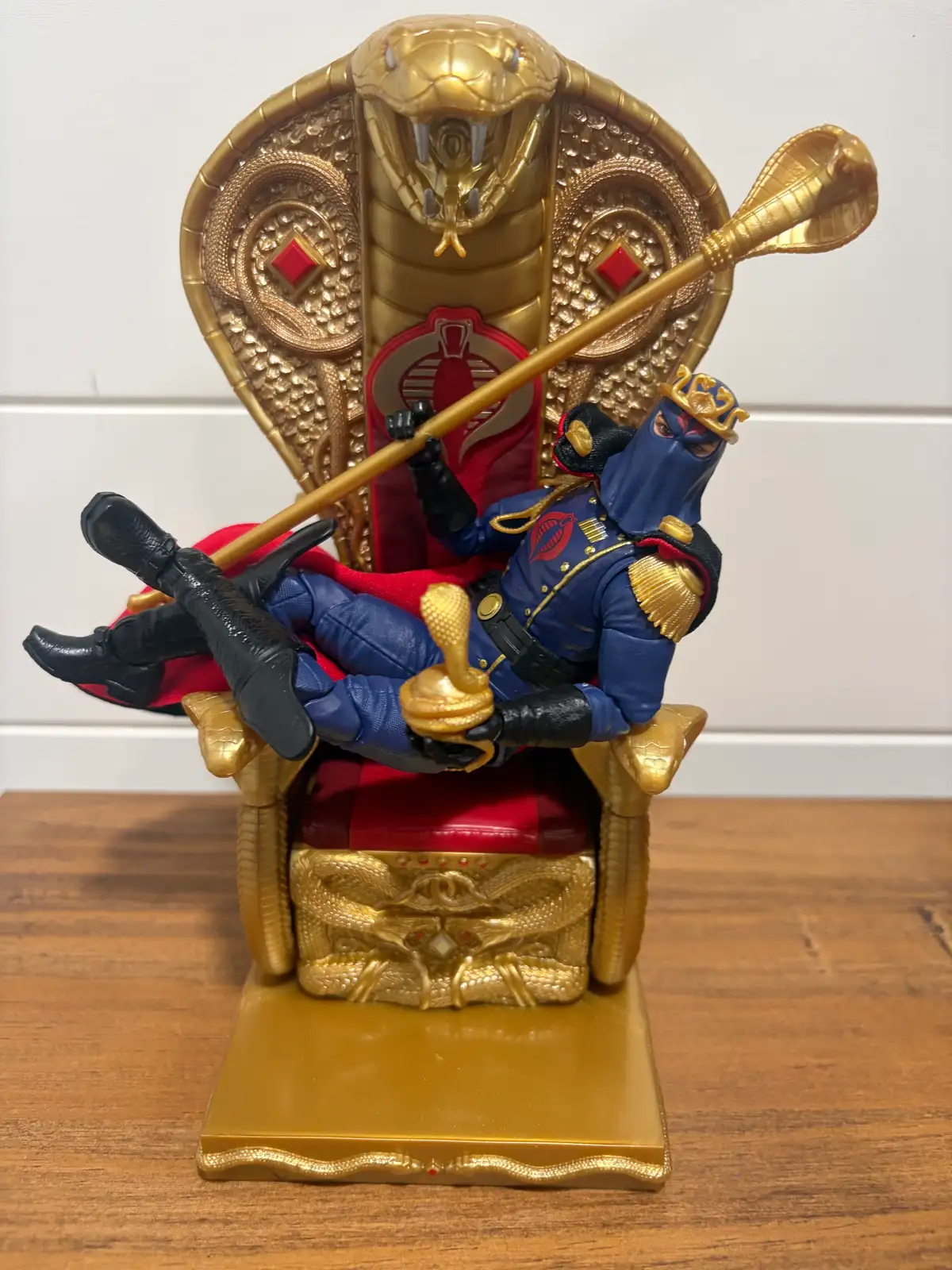 GI Joe Classified Series Cobra Commander with Throne Set IH 27