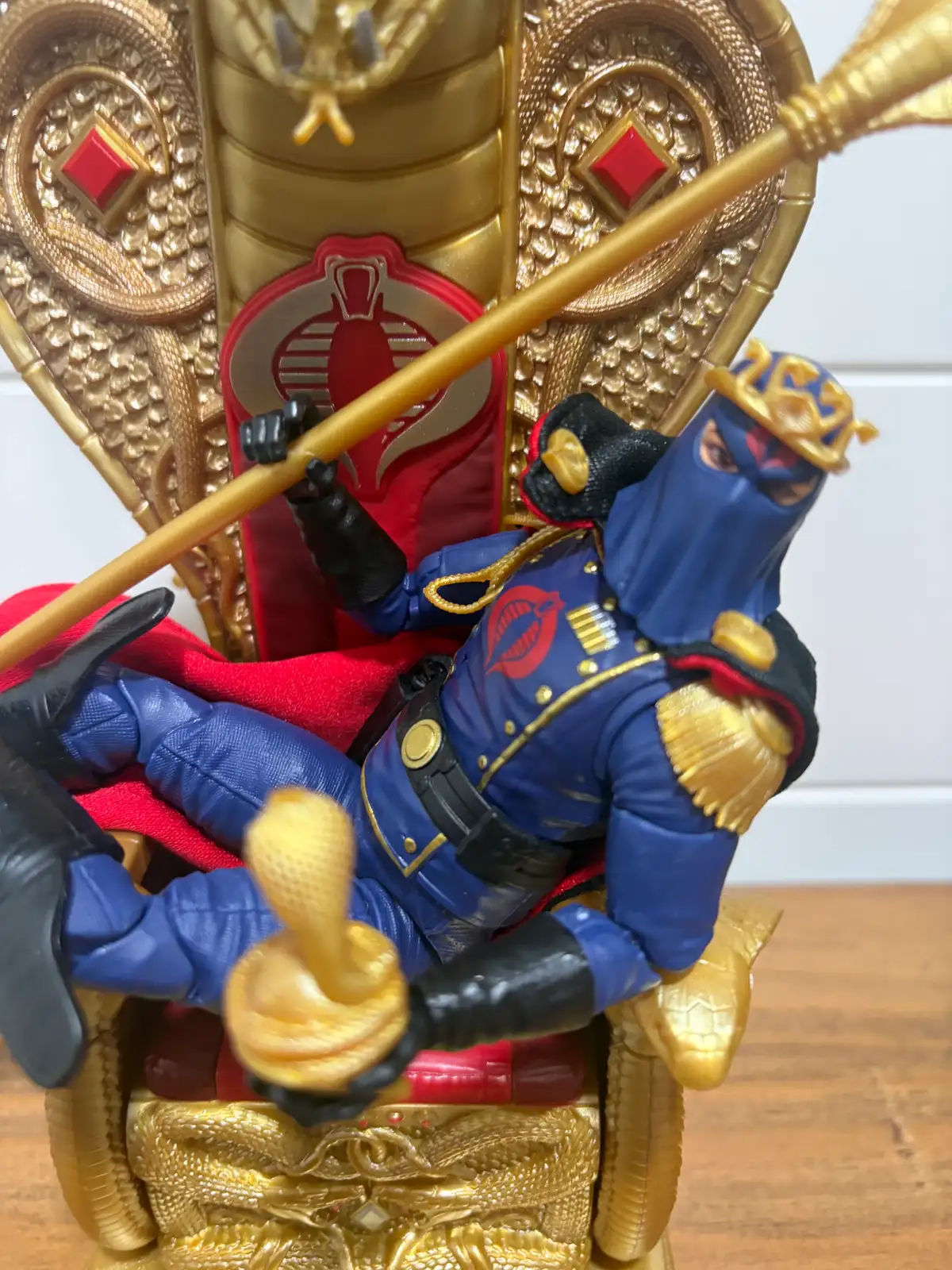 GI Joe Classified Series Cobra Commander with Throne Set IH 28