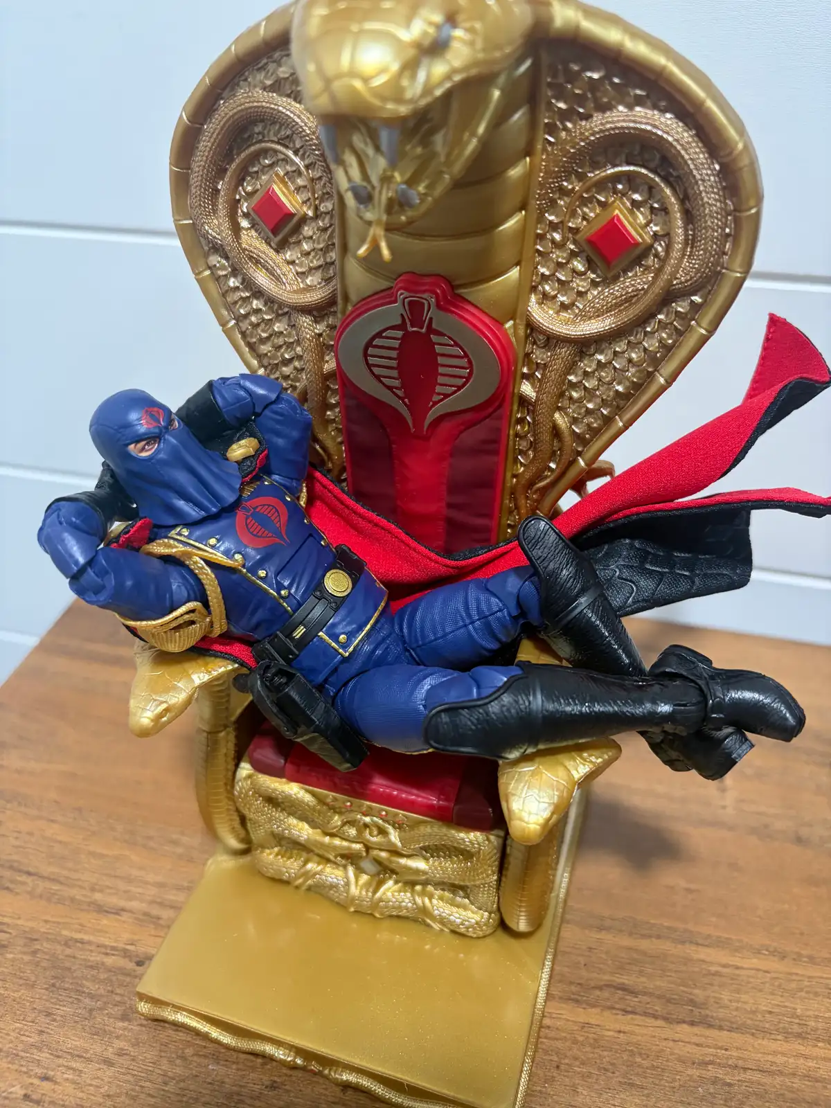 GI Joe Classified Series Cobra Commander with Throne Set IH 30