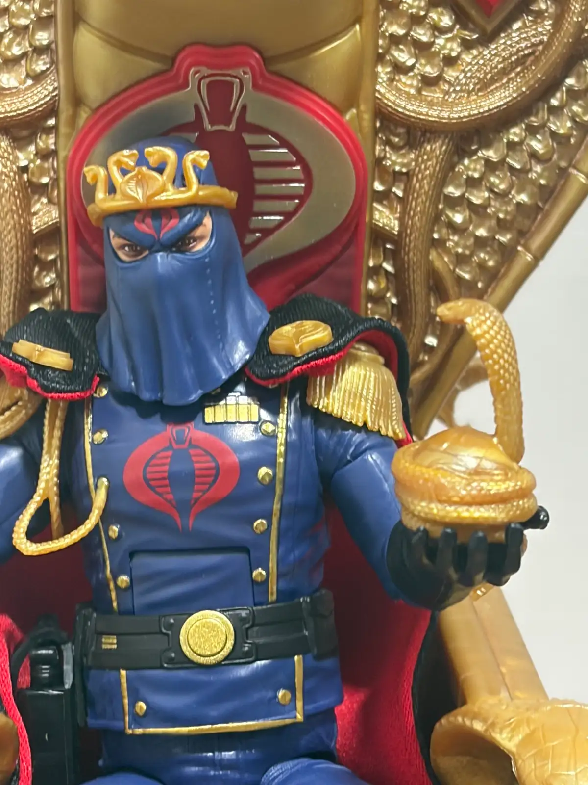 GI Joe Classified Series Cobra Commander with Throne Set IH 6