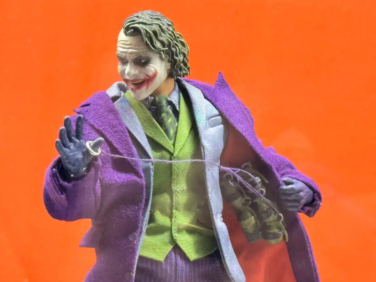Mezco Batman and Joker NYCC 2026 Booth Images 4