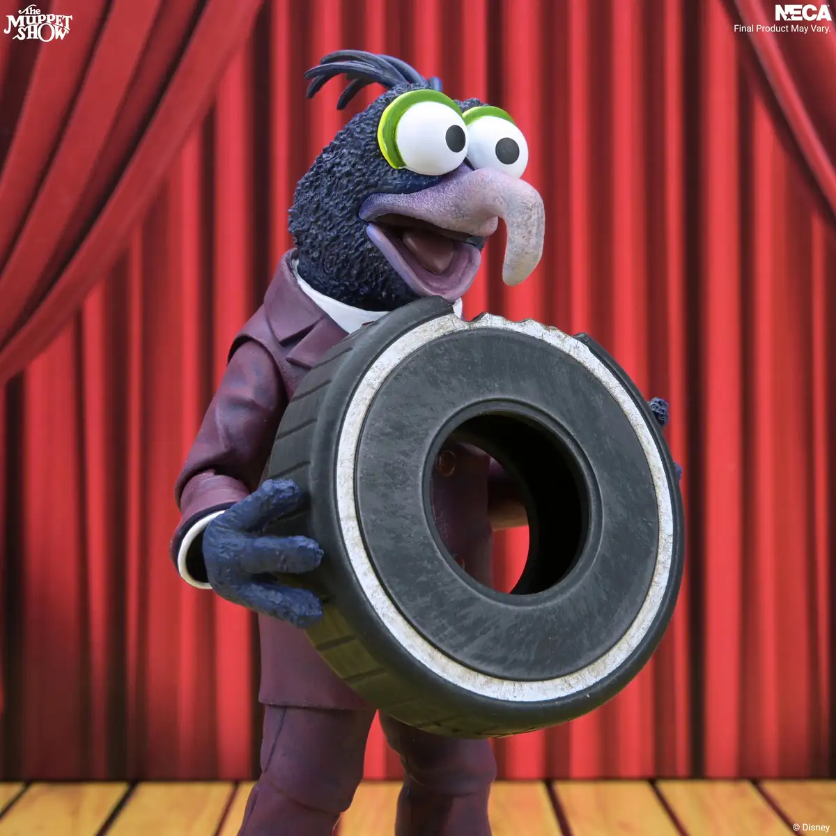 NECA The Muppets Ultimate Gonzo with Camilla 5